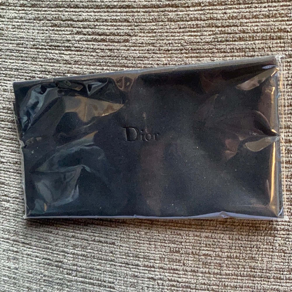 Dior sunglass cloth new in package